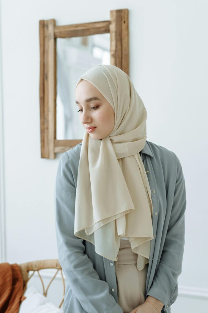 Foulard en Mousseline Beige Clair - Élégance Subtile et Confort Quotidien