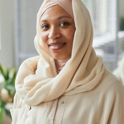 Foulard en Mousseline Beige Clair - Élégance Discrète et Confort Quotidien